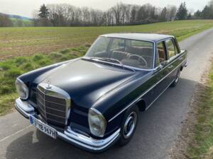 Image 17/52 of Mercedes-Benz 250 S (1967)