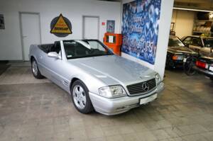 Image 1/33 of Mercedes-Benz SL 500 (2001)