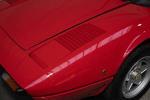 Bild 48/85 von Ferrari 308 GTSi Quattrovalvole (1985)