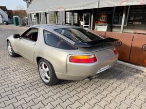 Bild 4/17 von Porsche 928 GT (1989)