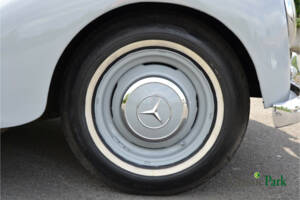 Image 41/50 of Mercedes-Benz 220 (1952)