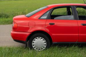 Image 12/40 de Audi A4 1.6 (1995)