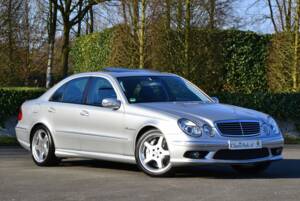 Imagen 3/100 de Mercedes-Benz E 55 AMG (2003)
