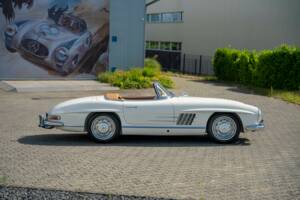 Image 8/38 of Mercedes-Benz 300 SL Roadster (1961)