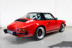 Image 5/31 of Porsche 911 Carrera 3.2 (1988)