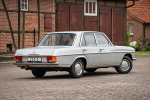 Afbeelding 12/63 van Mercedes-Benz 230&#x2F;6 (1974)