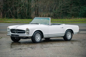 Image 2/36 of Mercedes-Benz 230 SL (1965)