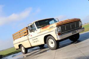 Image 3/52 of Ford F-100 (1967)