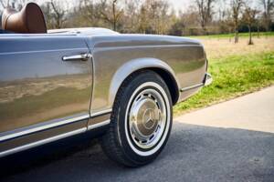 Image 28/31 of Mercedes-Benz 280 SL (1969)