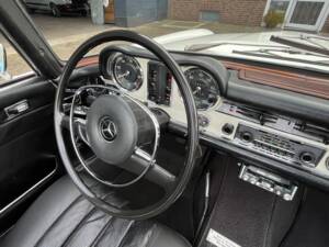 Image 48/100 of Mercedes-Benz 280 SL (1970)