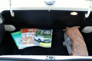 Image 16/50 de Triumph TR 6 (1970)