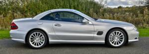 Image 21/50 of Mercedes-Benz SL 55 AMG (2006)
