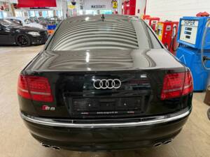 Bild 16/18 von Audi S8 V10 (2008)