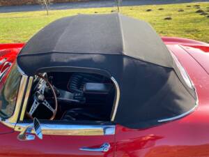 Image 12/62 of Jaguar E-Type (1969)