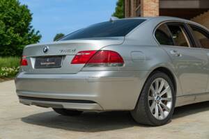 Image 10/50 de BMW 745d (2005)