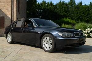 Image 4/50 de BMW 745Li (2001)