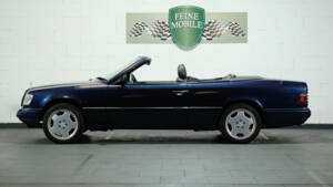 Immagine 8/20 di Mercedes-Benz E 220 (1996)