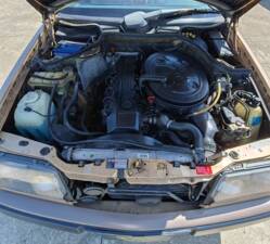 Image 39/42 of Mercedes-Benz 300 CE (1988)