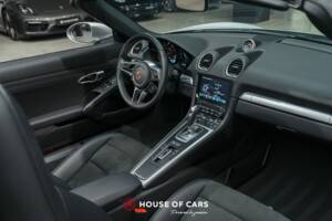 Image 18/25 of Porsche 718 Boxster (2023)