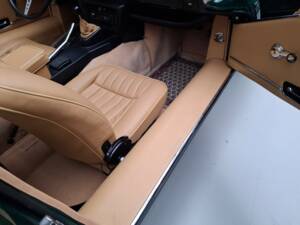 Image 13/29 de Jaguar Type E V12 (1975)