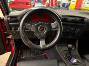 Imagen 10/19 de BMW 325i (1986)