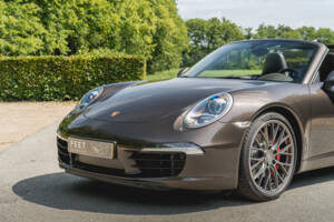 Image 21/28 de Porsche 911 Carrera S (2012)
