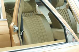 Image 36/50 de Mercedes-Benz 350 SE (1973)
