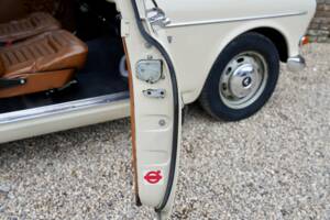 Image 48/50 of Volvo P 121 (1967)