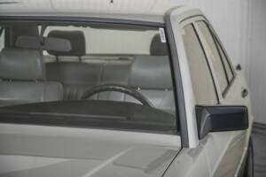 Image 22/50 of Mercedes-Benz 190 D (1984)