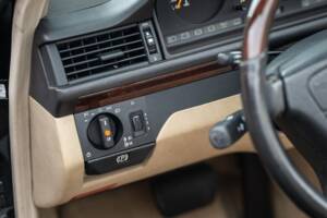 Image 36/83 de Mercedes-Benz E 220 (1996)