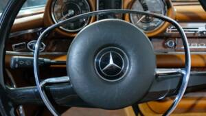 Immagine 14/29 di Mercedes-Benz 280 SE 3,5 (1970)