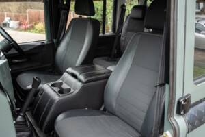 Image 49/50 de Land Rover Defender 110 Crew Cab SE (2010)