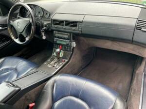 Immagine 18/20 di Mercedes-Benz SL 500 (2000)