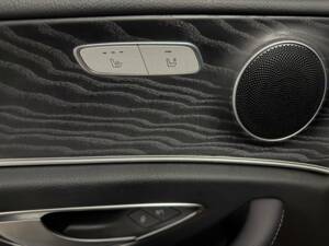 Image 22/32 of Mercedes-Benz E 200 d (2020)