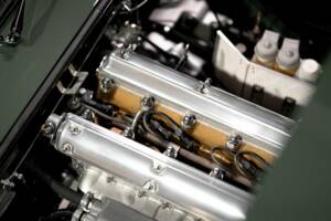 Image 33/50 de Jaguar Type E 4.2 (1966)