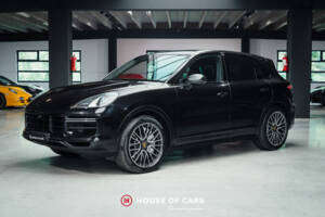 Immagine 2/24 di Porsche Cayenne Turbo (2018)