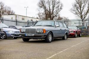 Bild 13/50 von Mercedes-Benz 280 TE (1983)
