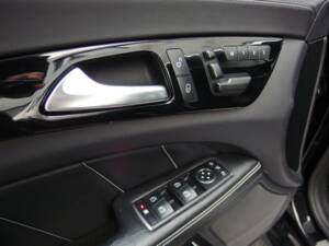 Image 38/97 of Mercedes-Benz CLS 63 AMG S 4MATIC (2013)