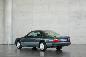Bild 10/50 von Mercedes-Benz 300 CE (1991)