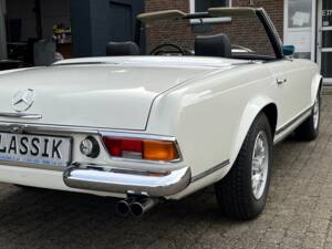 Image 9/100 of Mercedes-Benz 280 SL (1970)