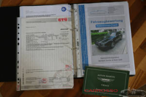 Imagen 7/44 de Aston Martin Virage Volante (1993)