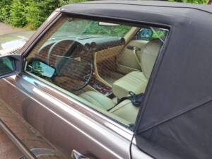 Afbeelding 8/24 van Mercedes-Benz 560 SL (1986)