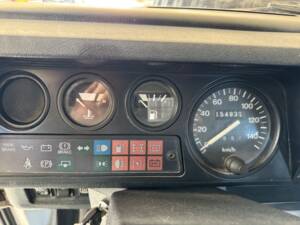 Image 27/45 de Land Rover Defender 110 (1991)