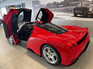 Immagine 15/24 di Ferrari Enzo Ferrari (2004)