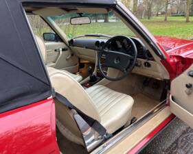 Immagine 8/14 di Mercedes-Benz 280 SL (1985)