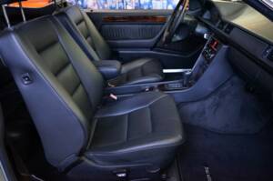 Image 21/68 de Mercedes-Benz E 320 "Final Edition" (1997)