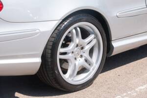 Image 15/50 of Mercedes-Benz CLK 55 AMG (2003)