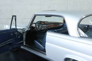 Afbeelding 17/50 van Mercedes-Benz 280 SE (1968)