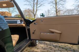 Image 9/30 de Mercedes-Benz 250 SL (1967)