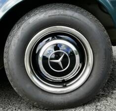 Image 34/38 of Mercedes-Benz 280 SL (1969)